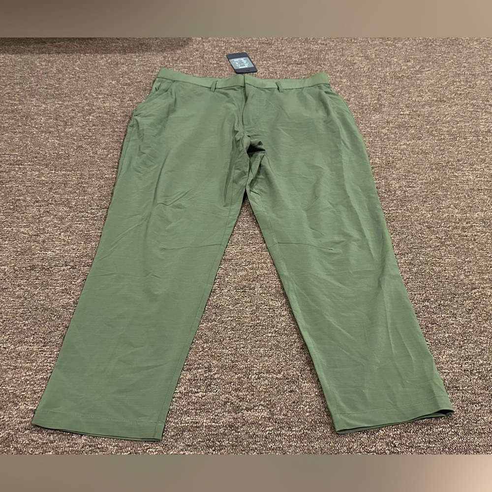 Fabletics Green Chinos men’s large